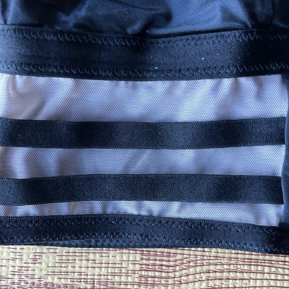 Victoria’s Secret Satin Mesh Triangle Strappy Bralette in Medium GUC - Picture 3 of 9